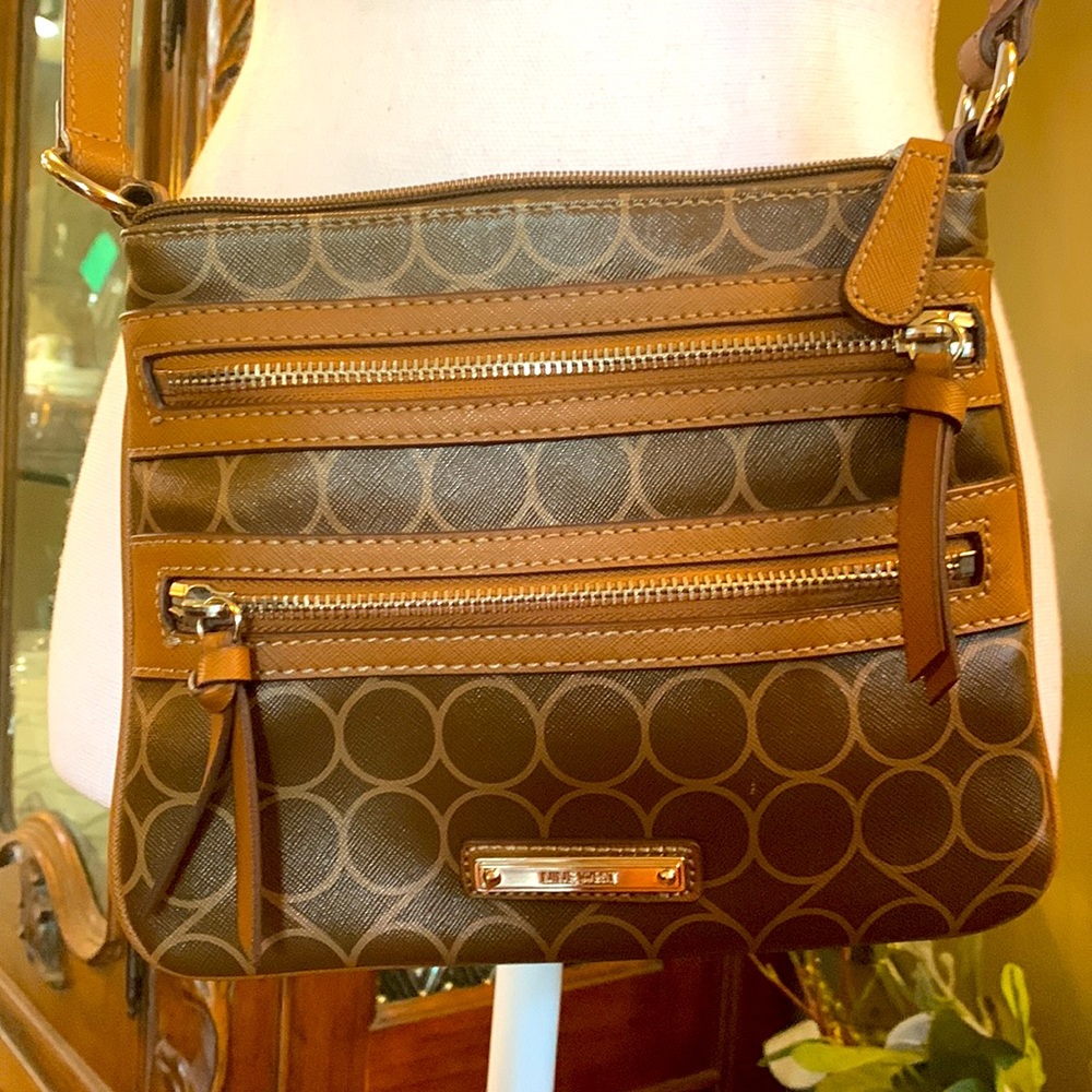 Nine West Like New Central Time Crossbody